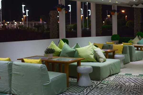 CLUB HOUSE